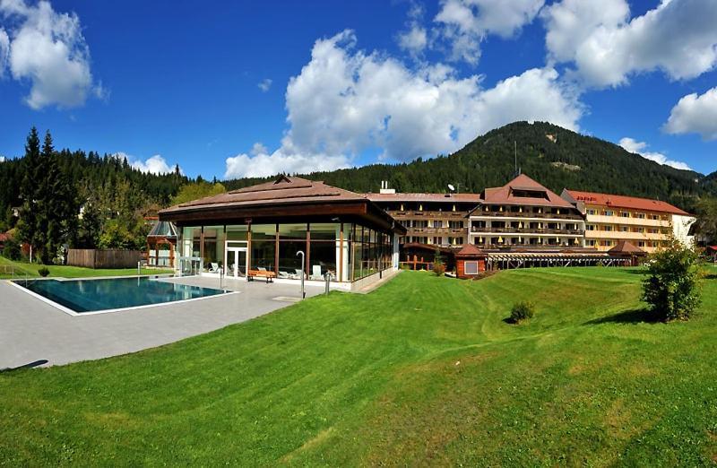 Optimamed Gesundheitsresort Weissbriach Gmbh Exterior photo